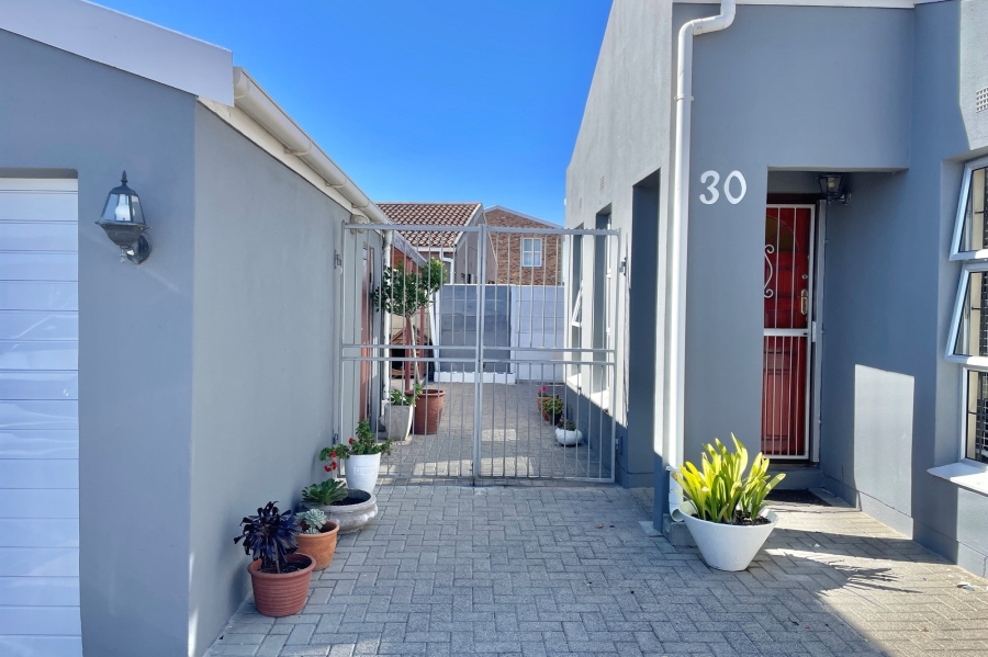 4 Bedroom Property for Sale in Strandfontein Western Cape
